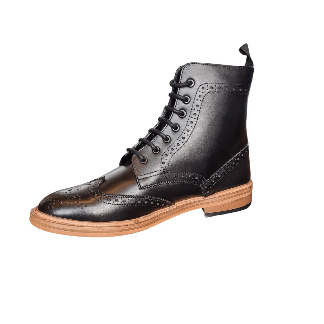 Kensingtons 7 eyelet brogue boots (Black)