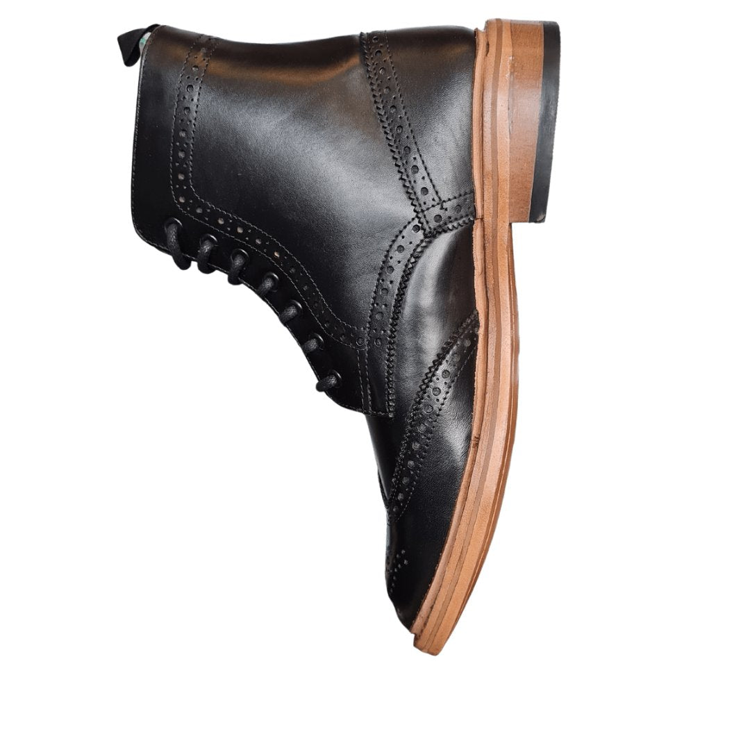 Kensingtons 7 eyelet brogue boots (Black)